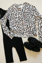 Load image into Gallery viewer, Leopard print super soft top (Black combo)
